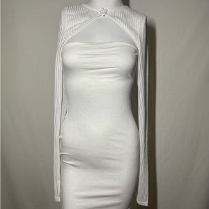 White ling sleeve dress